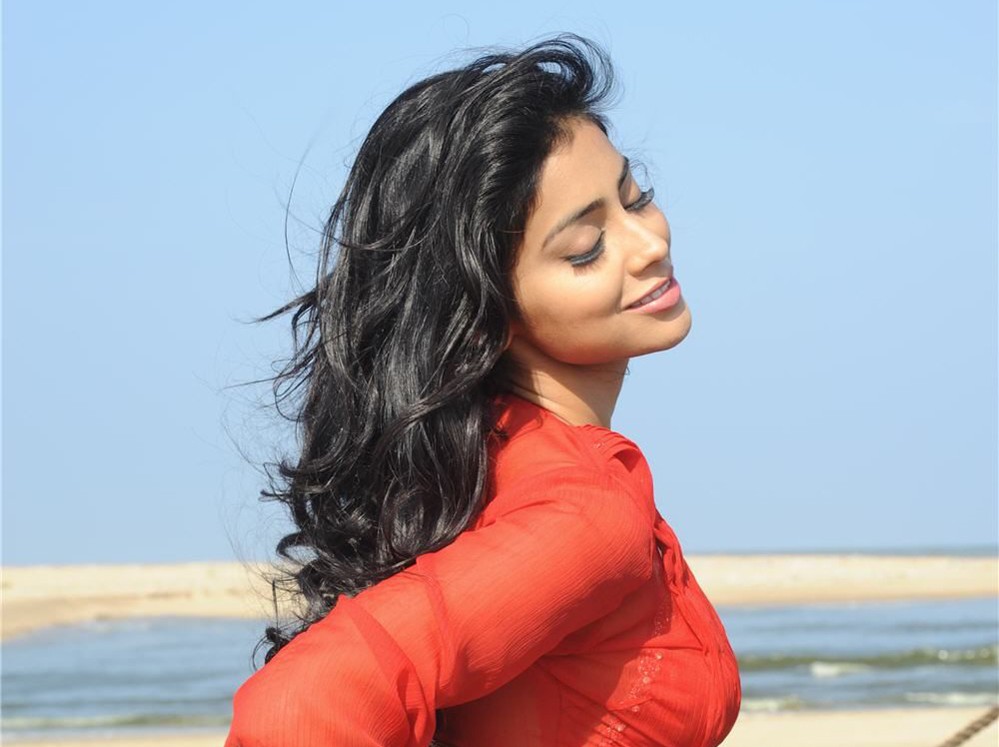 Shriya Saran hot in red top