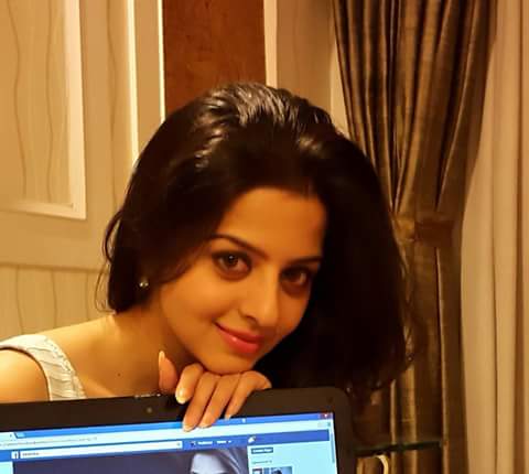 Vedhika smiling photo