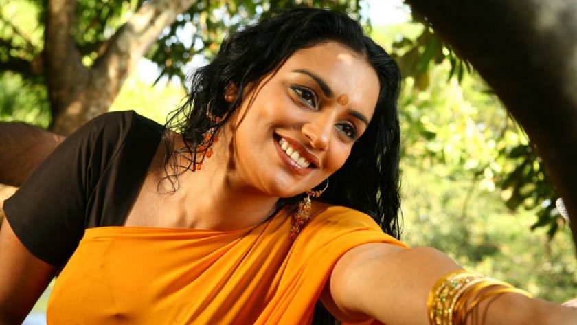 Shwetha Menon hot malayalam actress