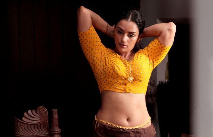 Shwetha Menon HOT Malayalam Actress (7)