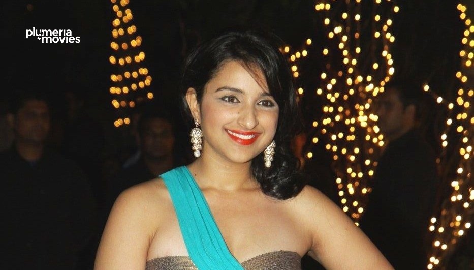 Parineeti Chopra Hot Photos (1)