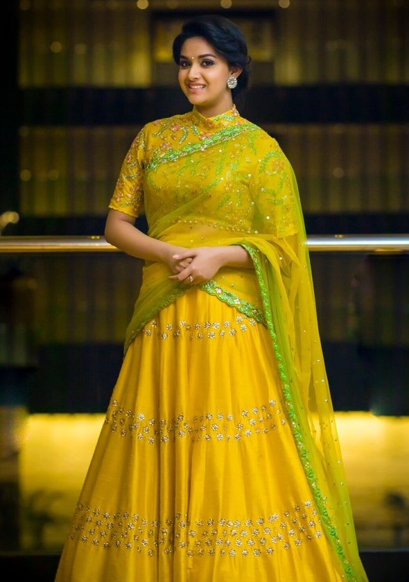 Keerthy Suresh beautiful in saree