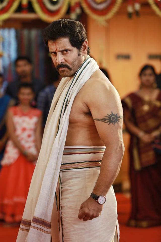 Vikram in Saamy 2