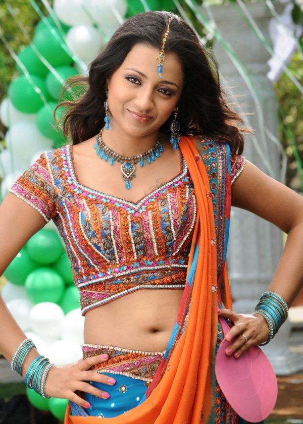 Trisha Krishnan dance hot navel photo