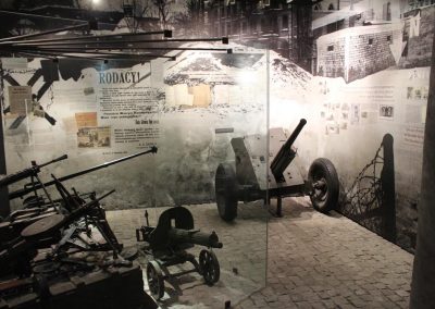 Schindler Factory Museum - Weapons display
