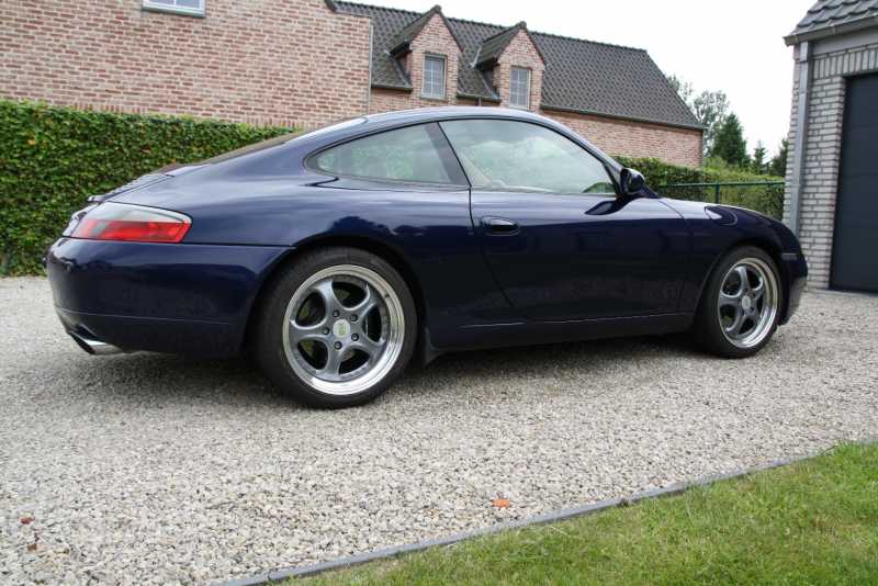 01porsche99641.JPG