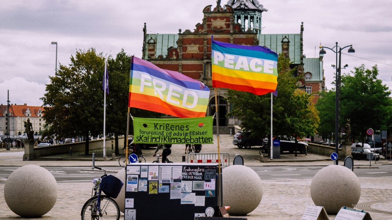 Krig, ulighedskrise og klimakollaps – men stadig ikke forandring på stemmesedlen