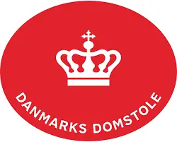 Logo duńskiego sądu - białe litery na czerwonym tle "Danmarks Domstole".
