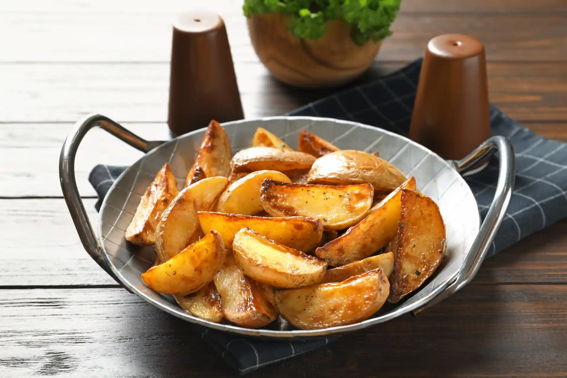 Cortar patatas gajo deluxe y cocinarlas en 1 minuto