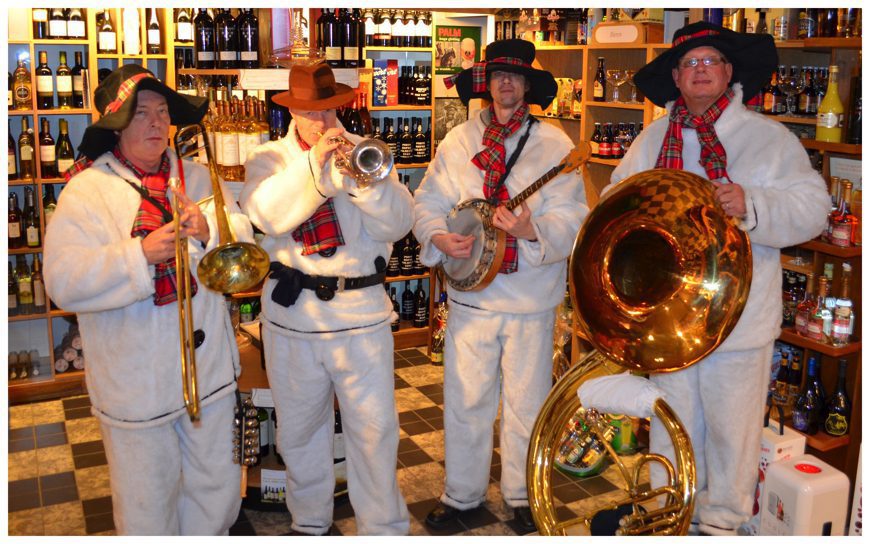 Boek het Sneeuwmannen Dixieland Looporkest voor een onvergetelijk evenement. Breed repertoire, flexibele bezetting. Swingend of ontspannen, het perfecte geluid voor uw feest!