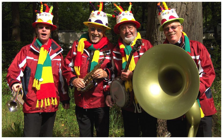 Boek het Happy Birthday Dixieland Looporkest voor een onvergetelijk evenement. Breed repertoire, flexibele bezetting. Swingend of ontspannen, het perfecte geluid voor uw feest!