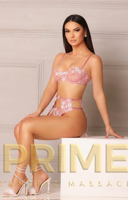 Julia-Prime-tantric-massage London 01