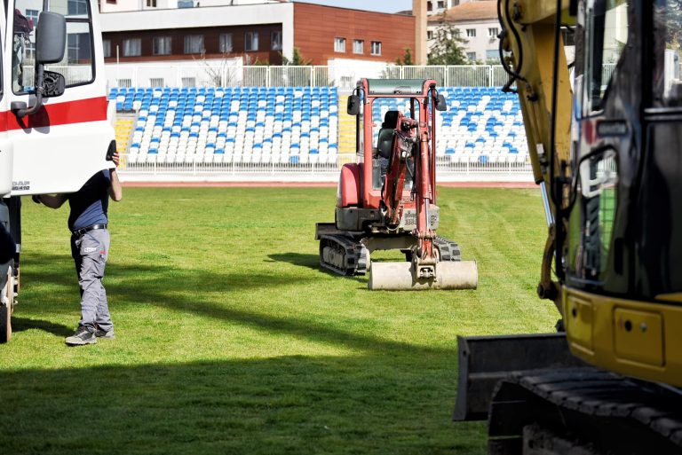 Nisin punimet për rindërtimin e fushës në stadiumin “Fadil Vokrri”