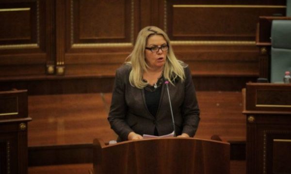Kadriaj  Kurti premtoi uljen e çmimit të rrymës  ai u rrit tri herë