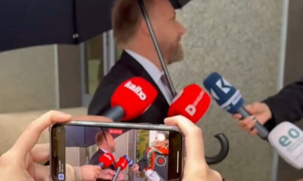 Abelard Tahiri i bindur që Kurti s i ka votat sot  Do të dështojë