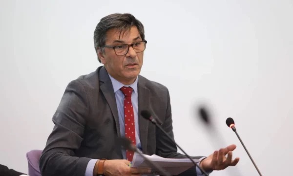 Kryeziu për  kabinetin e ri  të Kurtit  Burokraci e keqpërdorim i pushtetit të propozohen 20 ministra në një vend kaq të vogël