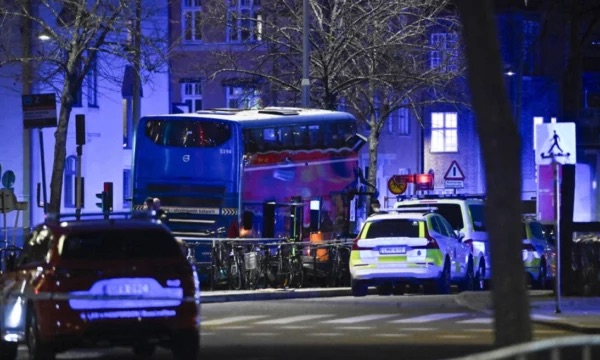 Tre viktima në Stokholm  policia  Përplasja ishte një aksident  jo i qëllimshëm