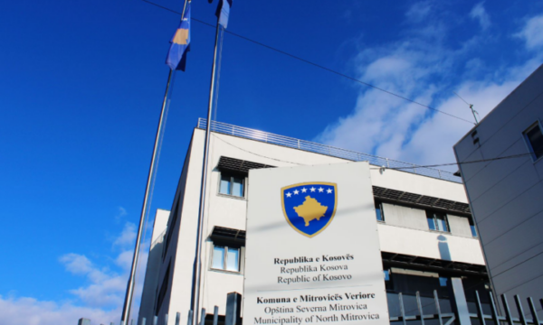 Prokuroria kërkon paraburgim për të dyshuarin që tentoi të vriste djalin e tij