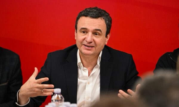 Kurti i çon te Bulliqi drejtuesit e qendrave të partisë  VV flet per  fitore të pastra  thotë se opozita u  sinkronizua 