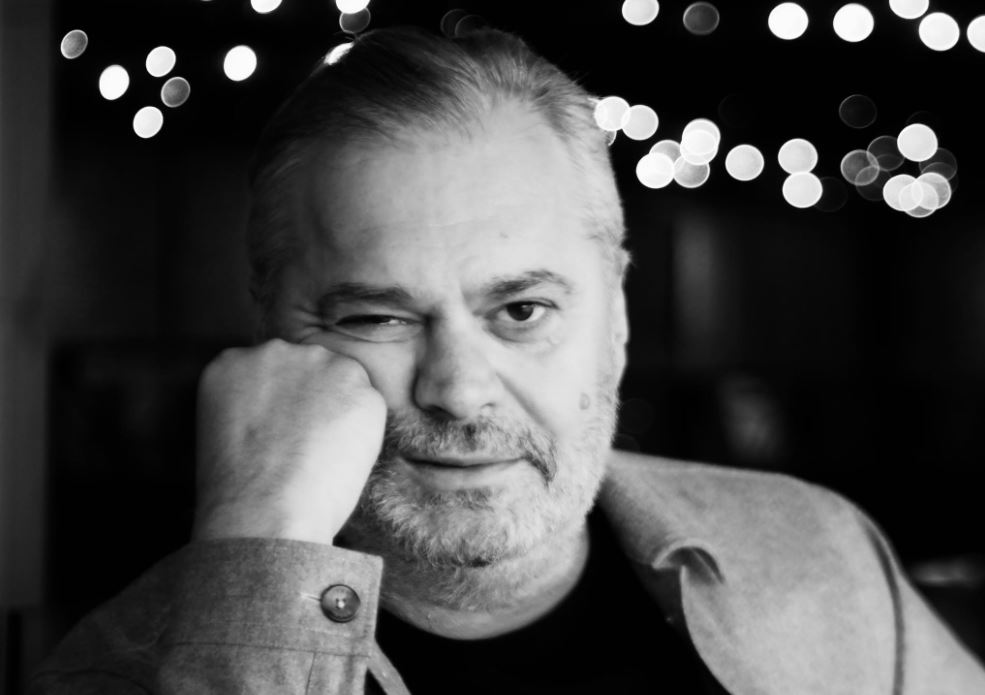  Përdorimi i fesë nga burrat   Blushi  Nëse ezani do të këndohej nga gratë  feja do të ishte ndryshe