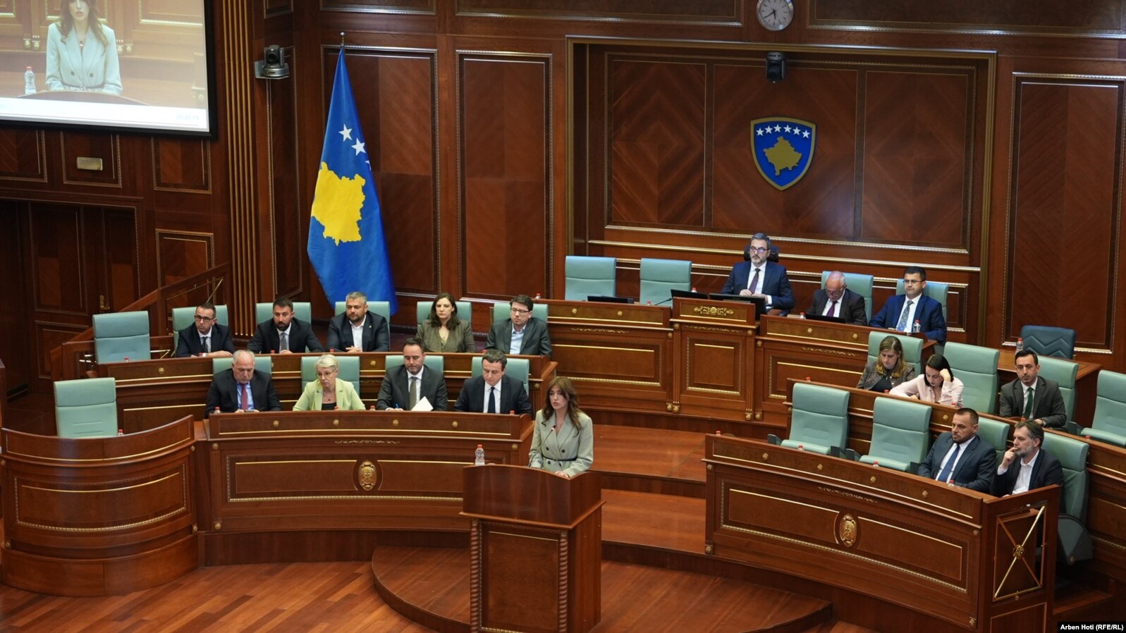 Haxhiu  Mungesa e opozitës shtyn vendin drejt një krize të panevojshme