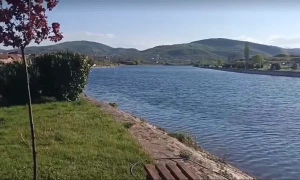 Një fëmijë bie në Liqenin Akumulues në Mitrovicë  nxirret me shenja jete