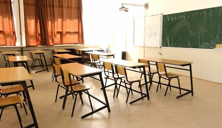Rreth 4 milionë mungesa të nxënësve në shkollat e Kosovës për vetëm gjysmë vjetorin e parë
