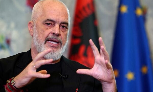 Përplasja Hoxha  Gjuriq për Ujmanin  inkuadrohet Edi Rama  Ibri do të rrjedhë sipas gjeografisë  jo sipas folklorit