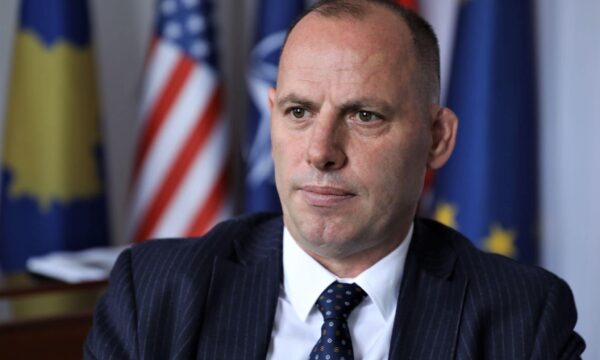 Lladrovci  Vendimin do ta presim me qetësi  unitet dhe dinjitet