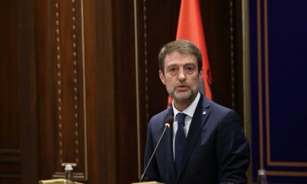 Kryediplomati Hoxha thirrje shqiptarëve të Luginës  Merrni pjesë masivisht në zgjedhje  secila votë ka rëndësi