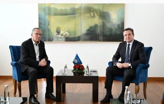  Votoma Presidentin  ta votoj ligjin   Blerta Deliu shkruan pas përfundimit të takimit mes Kurtit dhe Hamzës