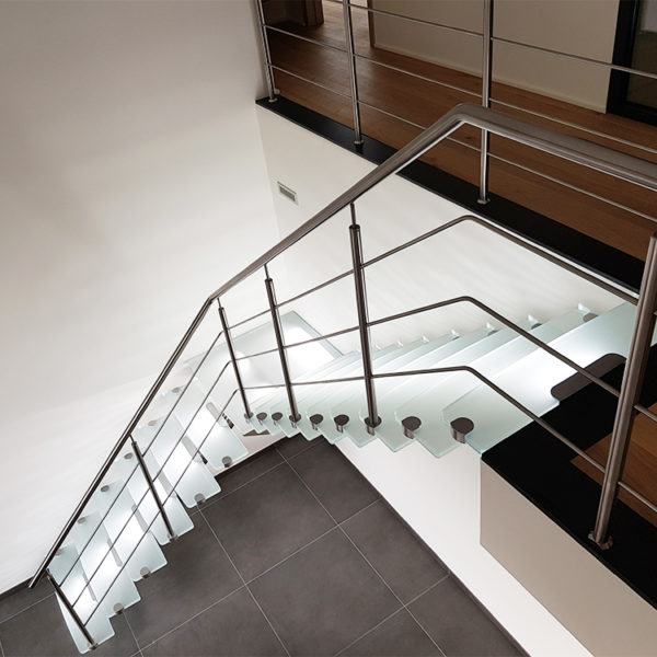 Escalier inox verre