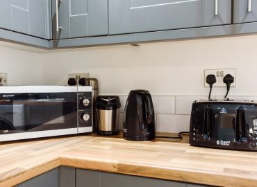 caerau gardens microwave and toaster