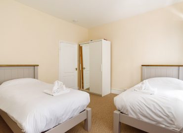 lucas lodge bedroom twin beds