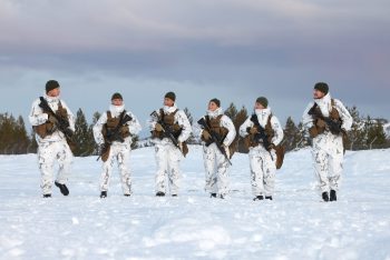 Soldater fra Garnisonen i Sør-Varanger. Foto: Torbjørn Kjosvold / Forsvaret