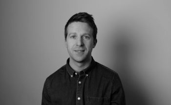 Anton Lif jobber som seniorrådgiver i Combitech, et uavhengig selskap i forsvars- og sikkerhetskonsernet Saab. Anton Lif er ekspert på informasjonspåvirkning. I mange år jobbet han ved det svenske forsvarets enhet for psykologiske operasjoner.