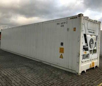 Containertyper, skibscontainer i størrelsen 40 fod. Denne køle/fryse container, såkaldt reefercontainer, kan holde gods koldt ved stabil temperatur.