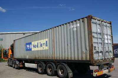 Skibscontainer udefra på trailer