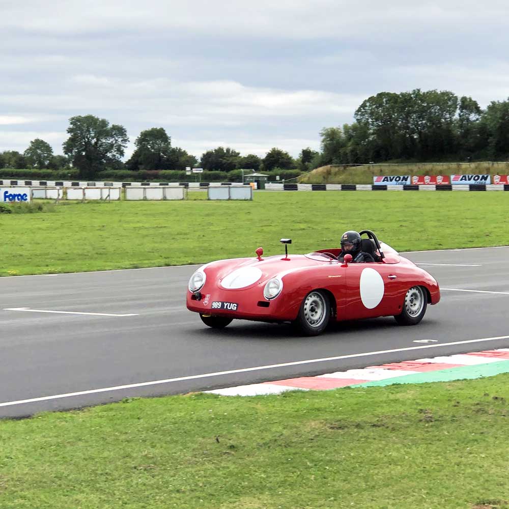 Porsche-356-Speedster-Track