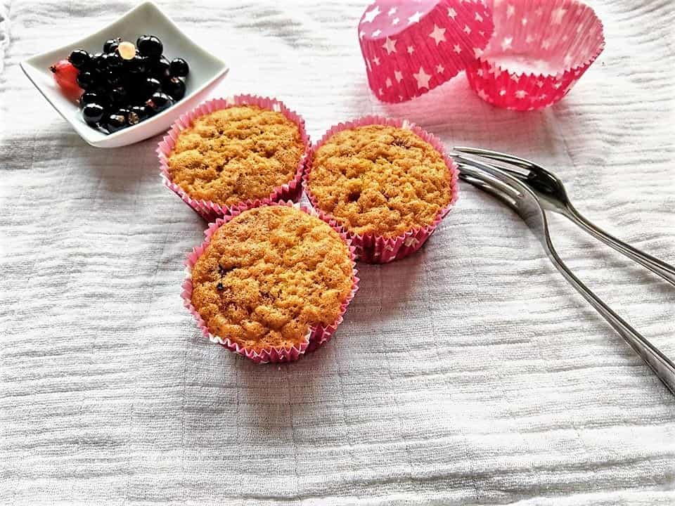 Schnelle Muffins mit Johannisbeeren // perfekt für kleine Bäcker ...