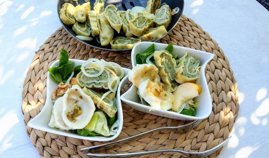 Herbstlicher Maultaschensalat mit Ziegenkäse und Walnüssen - Puddingklecks