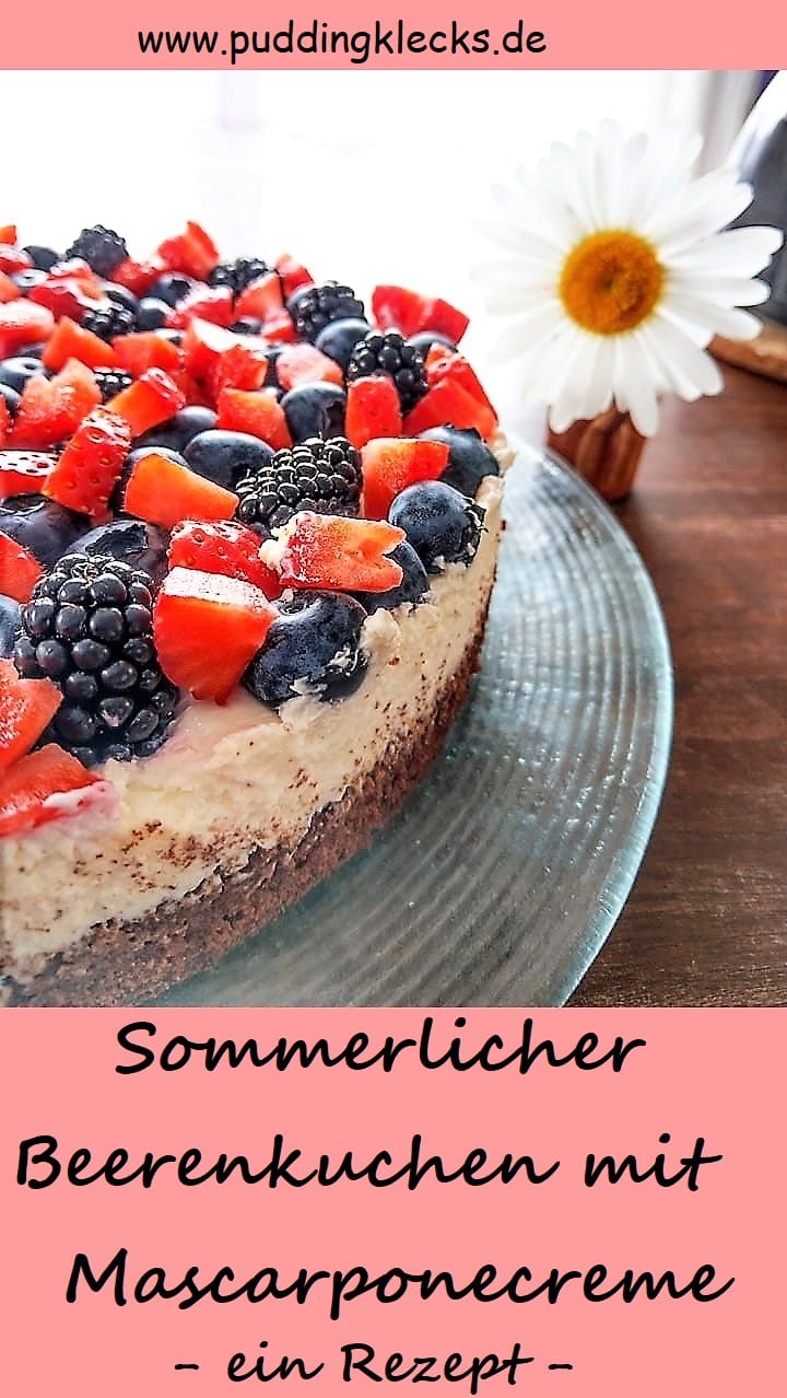 Beerenkuchen mit Mascarponecreme: Ein tolles und sehr simples Rezept für sommerlichen Kuchen, perfekt für warme Sonnentage und Beerenliebhaber.