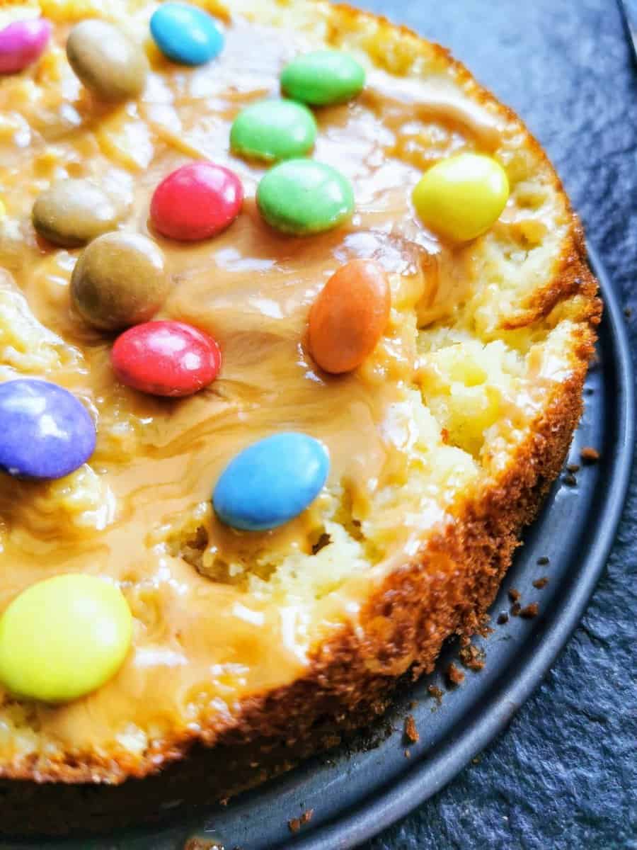 Kleiner Smartieskuchen Mit Erdnussbutter Puddingklecks