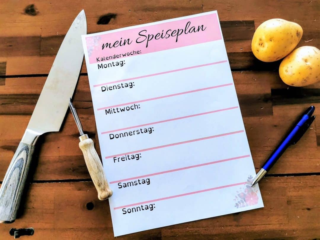 Einen Speiseplan erstellen ist gar nicht so schwer. Ich zeige dir, worauf du achten musst und habe zwei Freebies für dich. Ausgewogen und gesund kochen mit meinem Wochenplan auf Puddingklecks