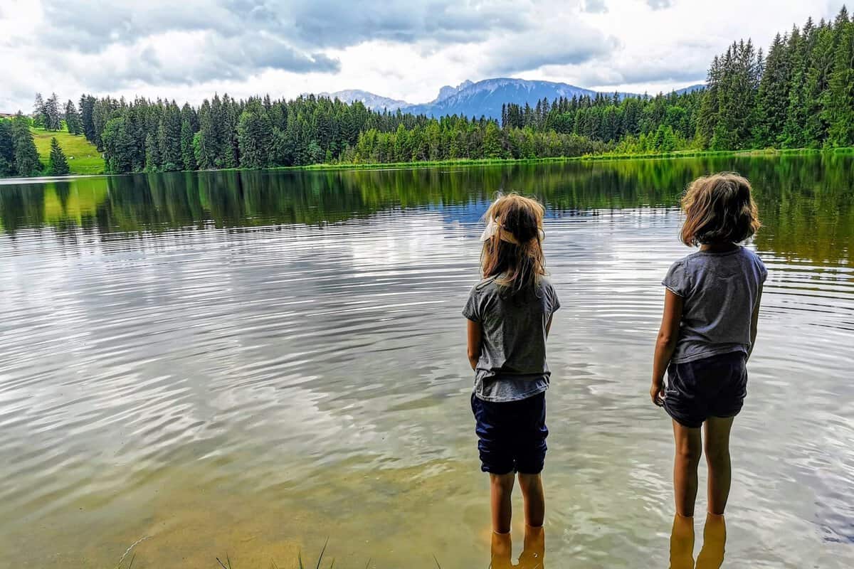 Mit Kindern wandern im Allgäu um den Kögelweiher und Attlesee - ein Ausflugstipp für die ganze Familie