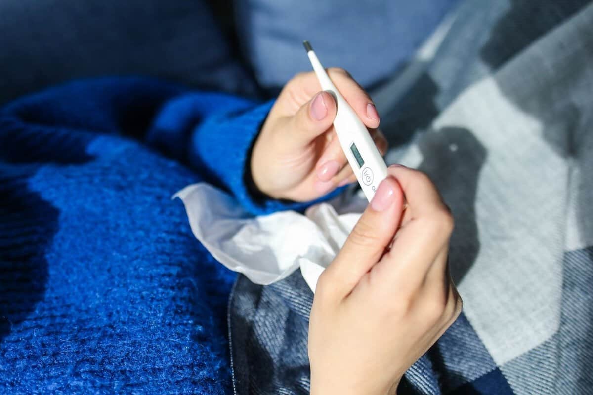 So sieht es wirklich aus, wenn Mama krank ist und die Kinder auch. Ein Einblick ins Großfamilienleben zwischen Taschentüchern und Nasenspray