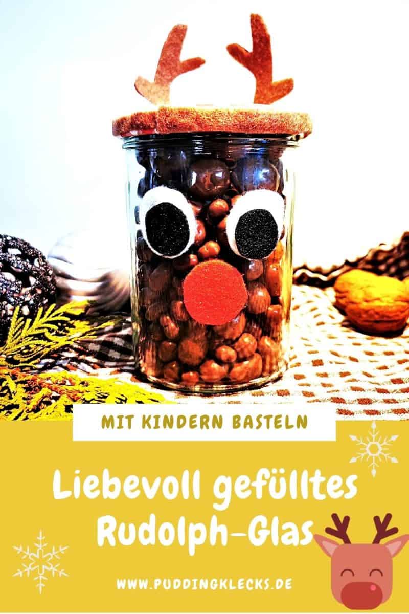 Du suchst nach einem einfachen Last Minute Geschenk? Wie wäre es mit diesem DIY mit Marshmallows gefüllten Rudolph-Glas? Schnell & günstig! #basteln #diy #kinder #weihnachten #geschenk #geschenkidee #upcycling