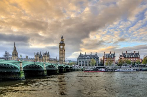 Urlaub ohne Kinder: Julie berichtet von ihren Reisevorbereitungen für ein Wochenende in London mit ihrer Freundin. Wie sieht die Planung aus?