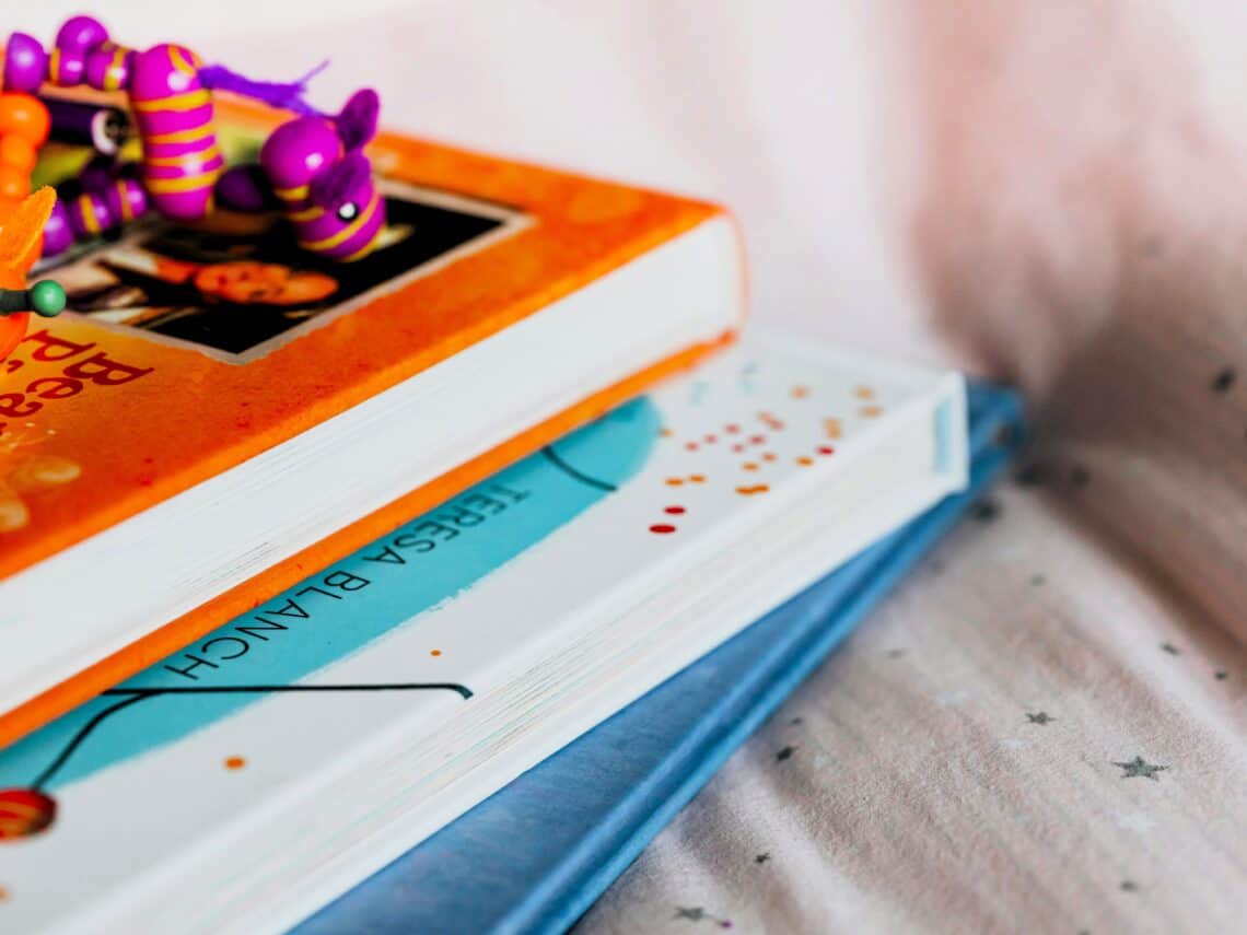 Drei tolle Kinderbuch Neuerscheinungen zum Vorlesen für Kindergartenkinder und Vorschulkinder. Diese Bücher und Buchreihen solltest du kennen. Julie stellt sie dir in ihrem Mamablog auf Puddingklecks.de vor.