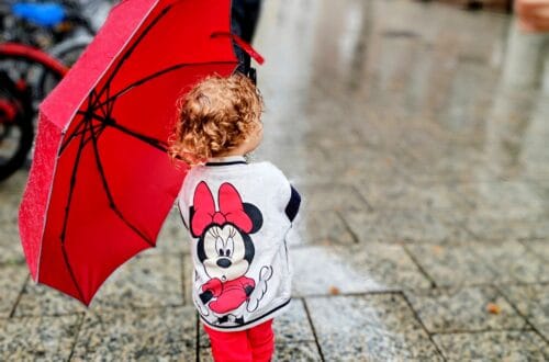 Der Wechsel von der Krippe in den Kindergarten ist ein neuer Lebensabschnitt. Julie, 6-fache Mama, erzählt, wie es ihr mit ihrem letzten Kind dabei geht.